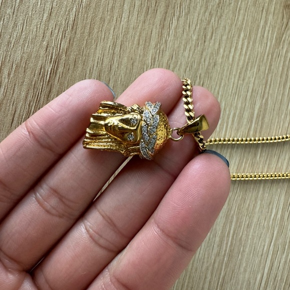 JESUS PIECE PENDANT 0.34 CT ROUND SIMULATED DIAMOND NECKLACE - Picture 4 of 7